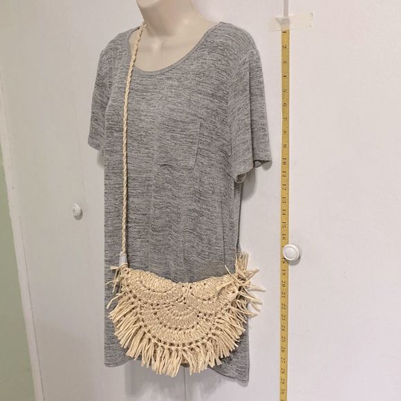 Crossbody Crocheted Straw Bag by Urban Expressions VEGAN 10.5 x 7 x 0.5 inches - Picture 4 of 15